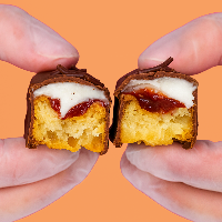 KETOPIA- pastelillos rellenos de fresa  y crema cubiertos en chocolate-110g